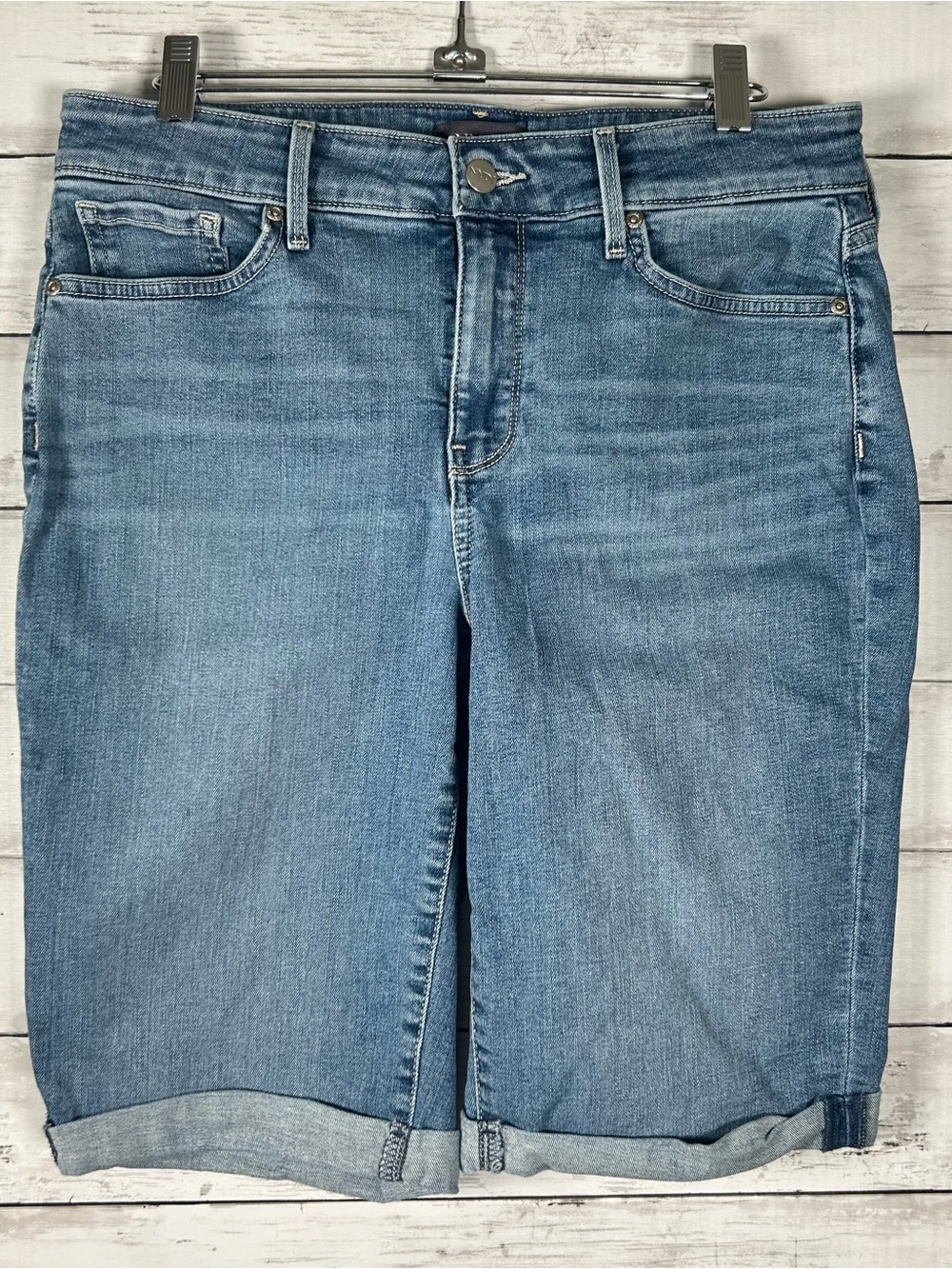 NYDJ Briella Bermuda Denim Shorts Lift Tuck Cuffed Heyburn Stretch Size 8 - Picture 2 of 4